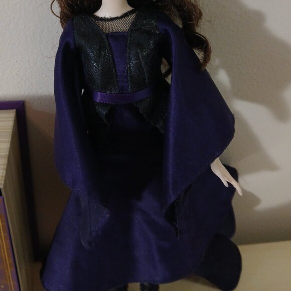 Goth/witch Barbie doll with accessories - Picture 3 of 8